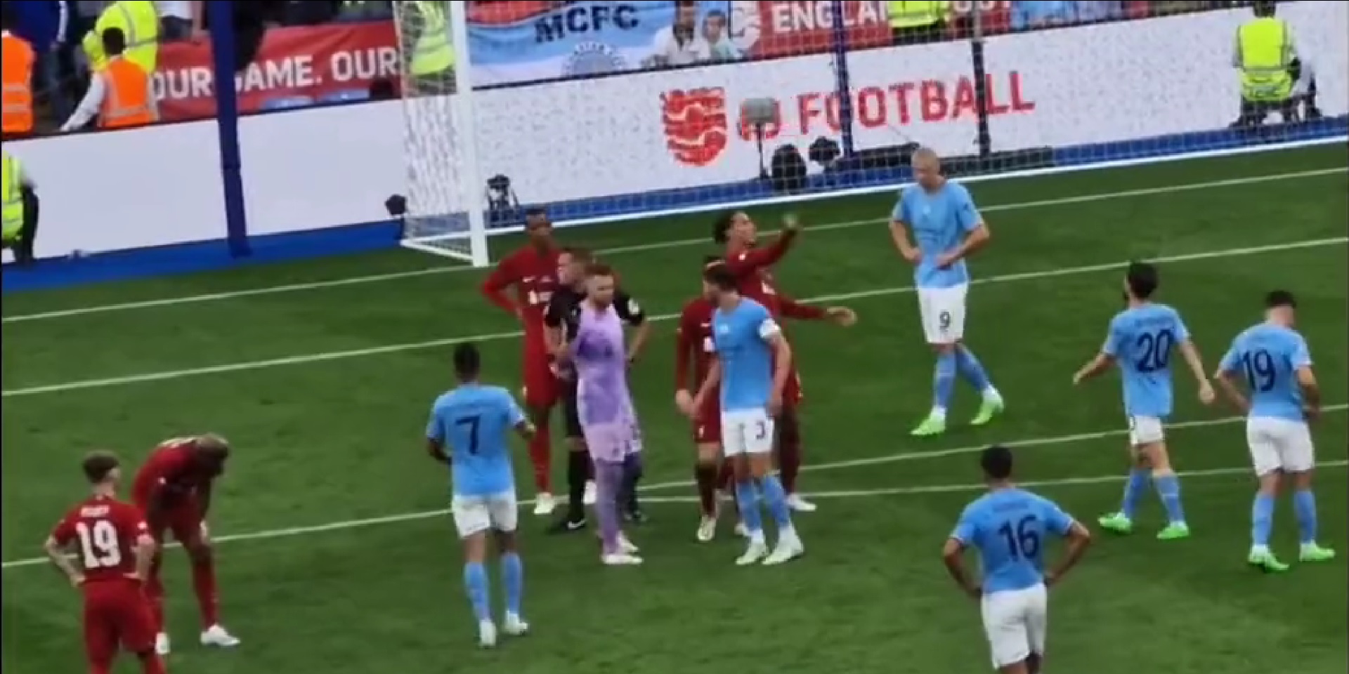 Van Dijk, Dias, VAR