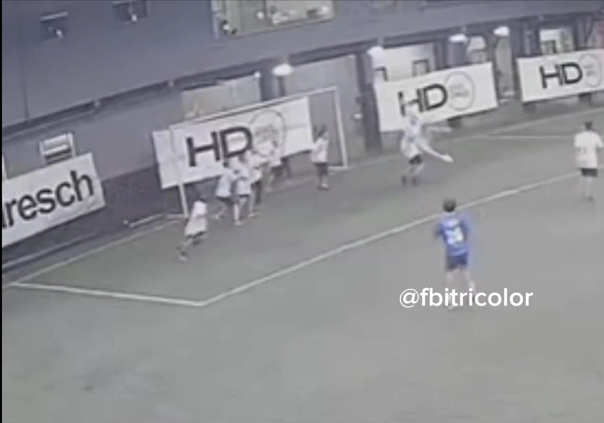 suarez-bicycle-kick