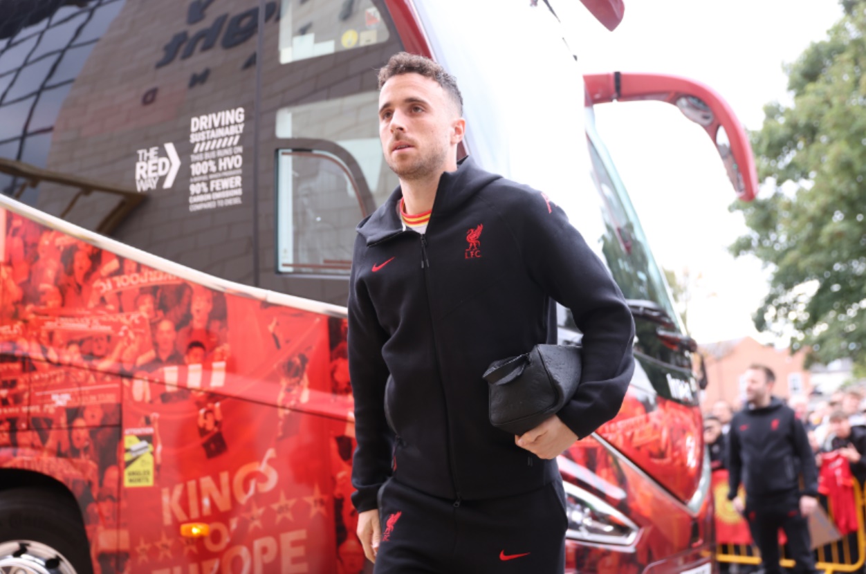 Liverpool face a nervous wait over Diogo Jota's rib injury