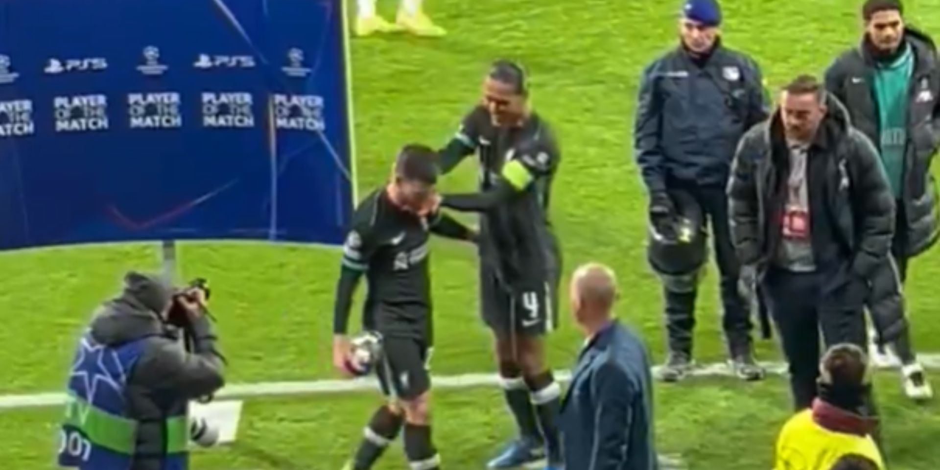 Van Dijk congratulates Andy Robertson on winning UCL POTM