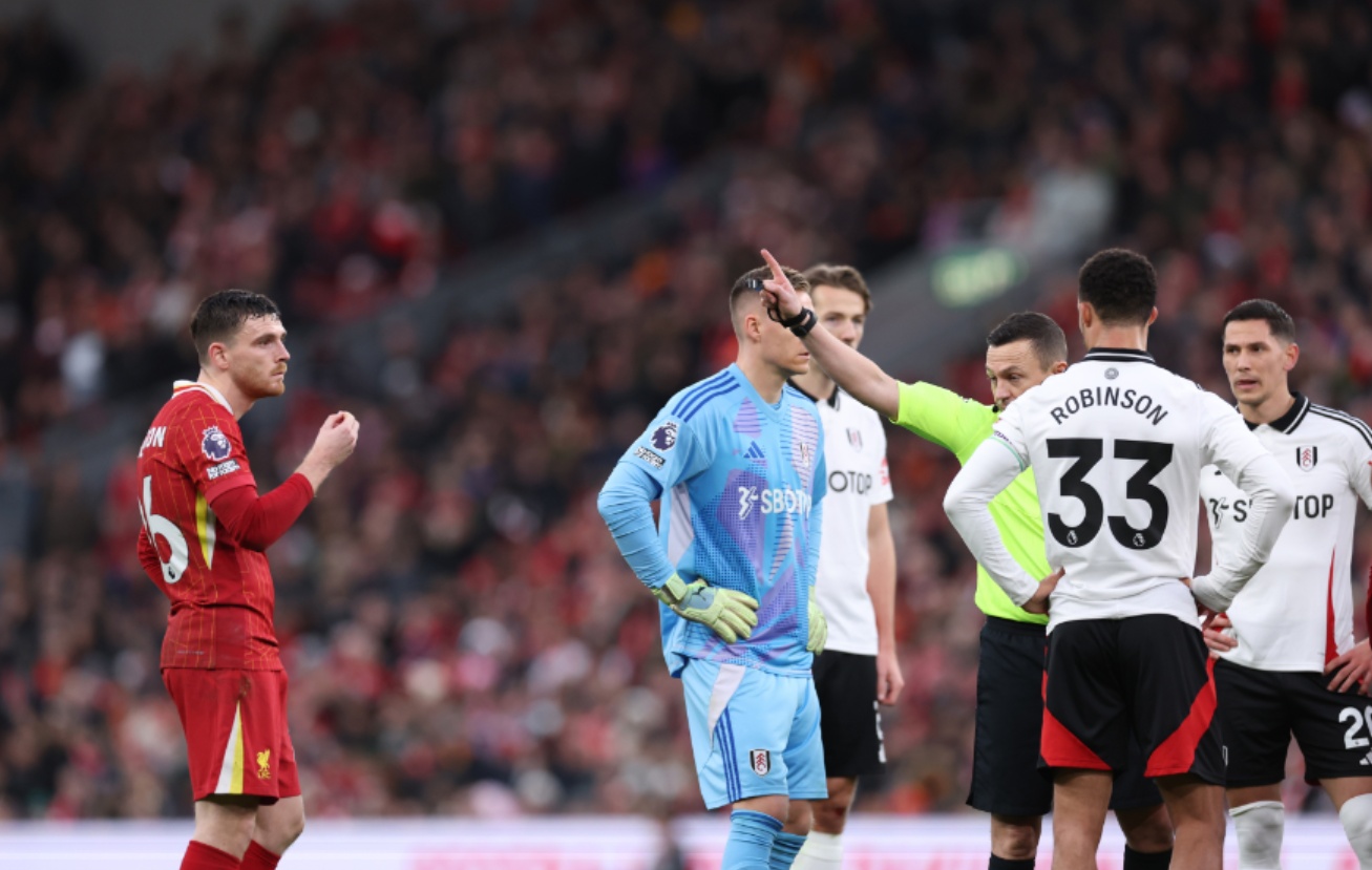 Andy Robertson is sent off against Fulham