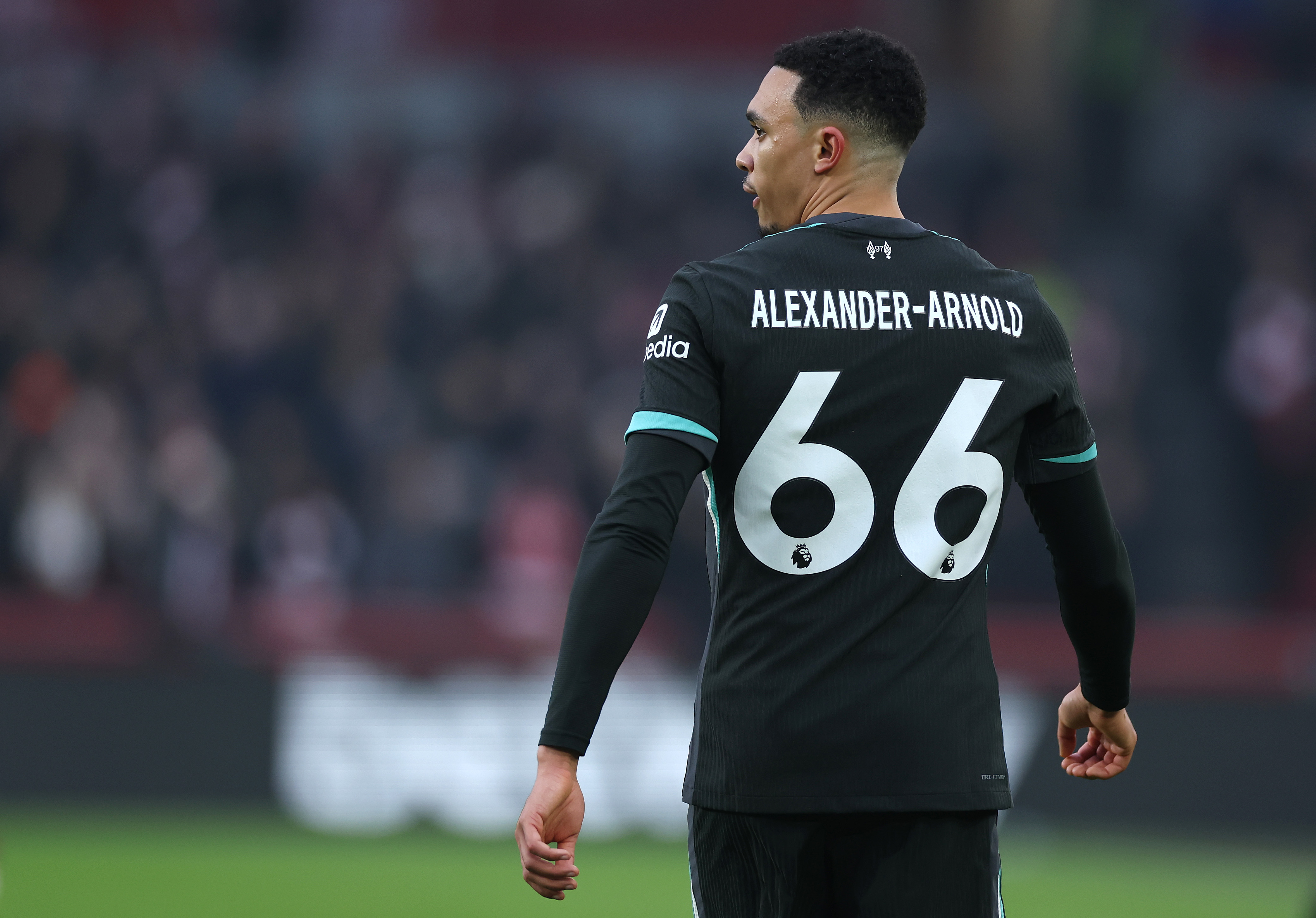 Ashley Cole has come out strongly in defence of Trent Alexander-Arnold