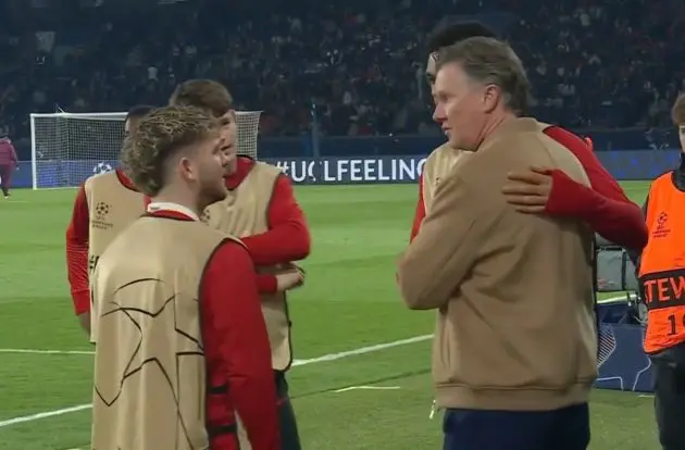 Steve McManaman shared a chat with Harvey Elliott at half-time