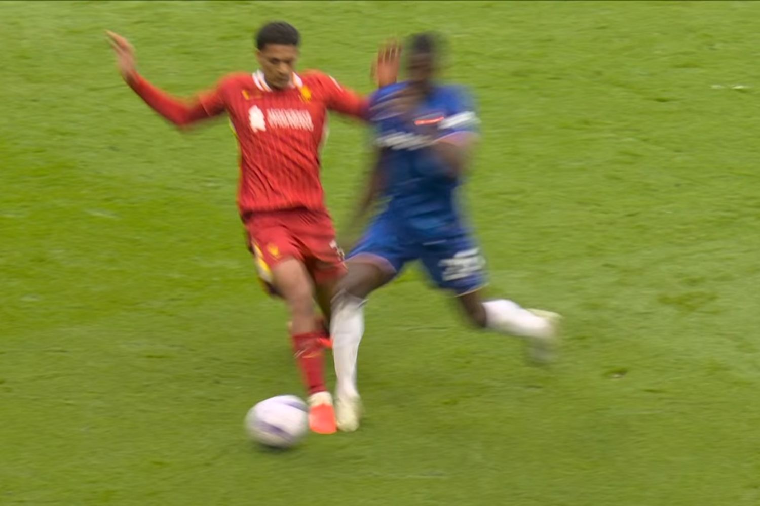 Jarell Quansah's foul on Moises Caicedo