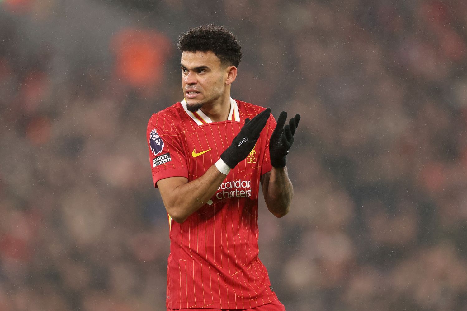 Luis Diaz applauds teammates for Liverpool
