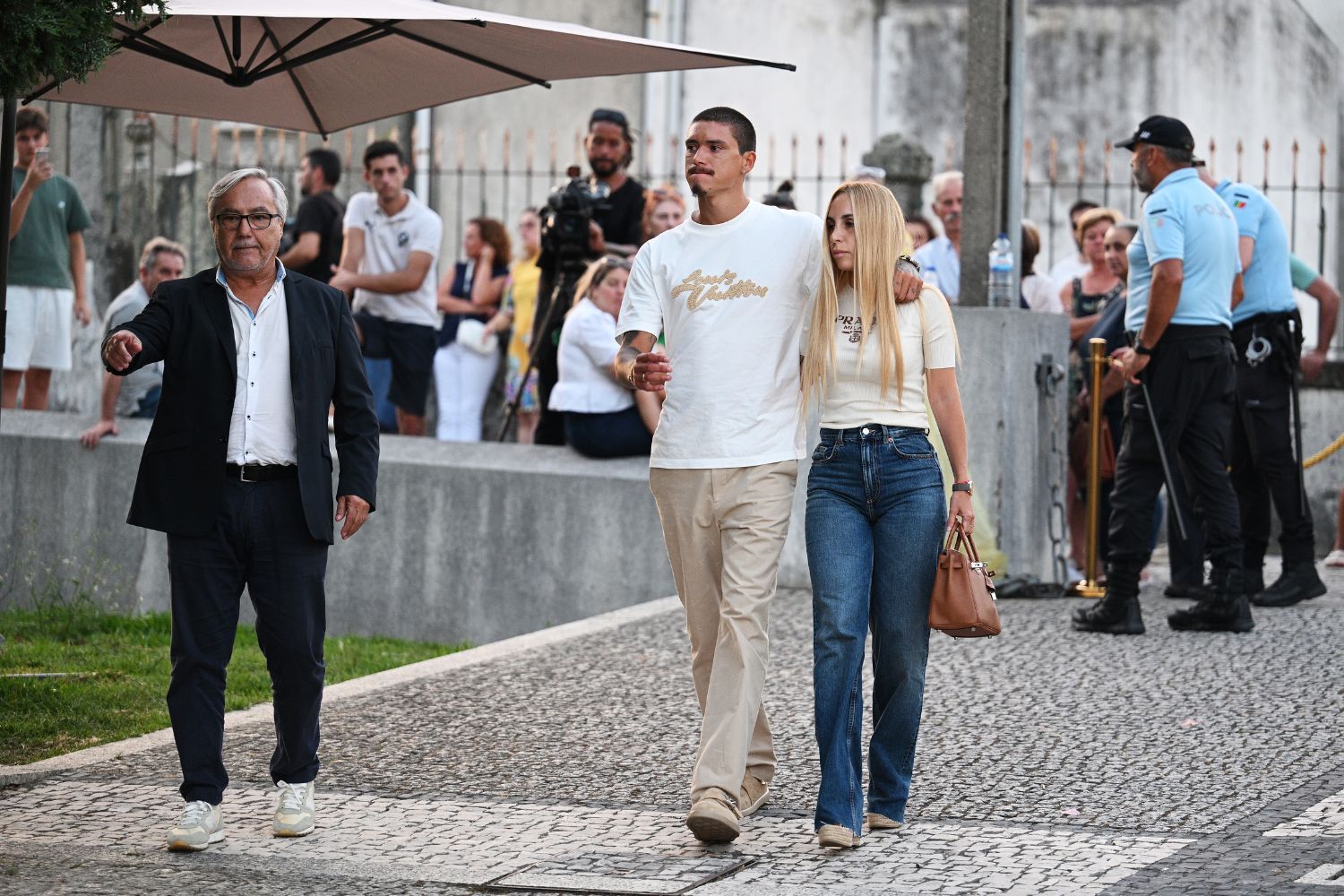 Darwin Nunez arrives in Portugal for Diogo Jota's wake