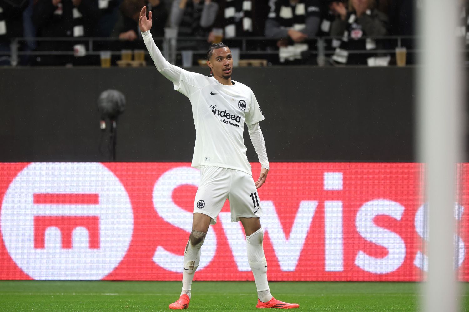 Hugo Ekitike of Eintracht Frankfurt celebrates