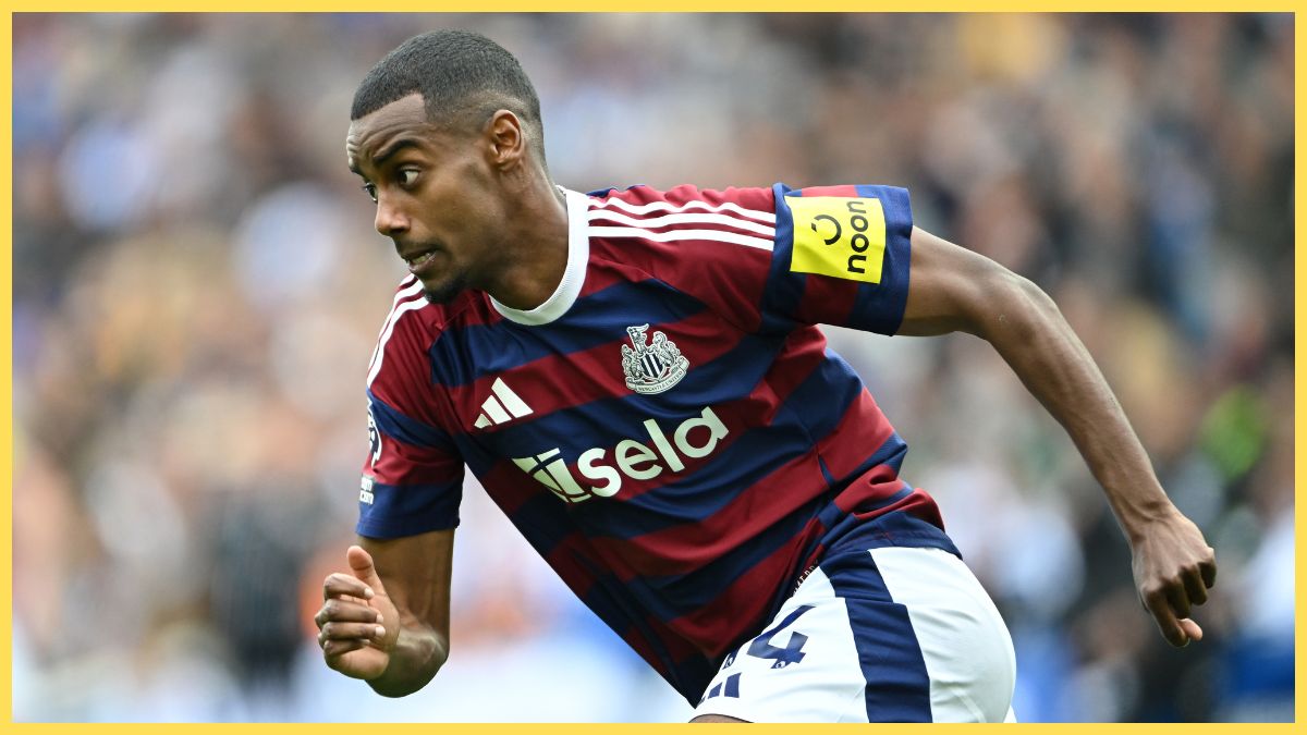Alexander Isak in action for Newcastle United