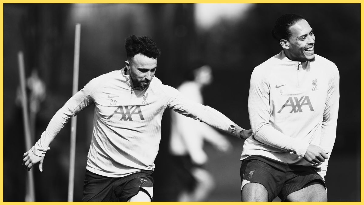 Diogo Jota in training for Liverpool with Virgil van Dijk