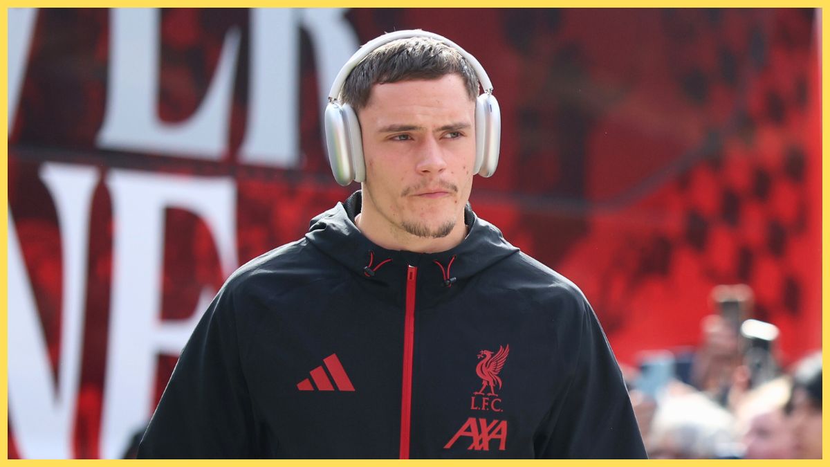 Florian Wirtz arrives at Selhurst Park