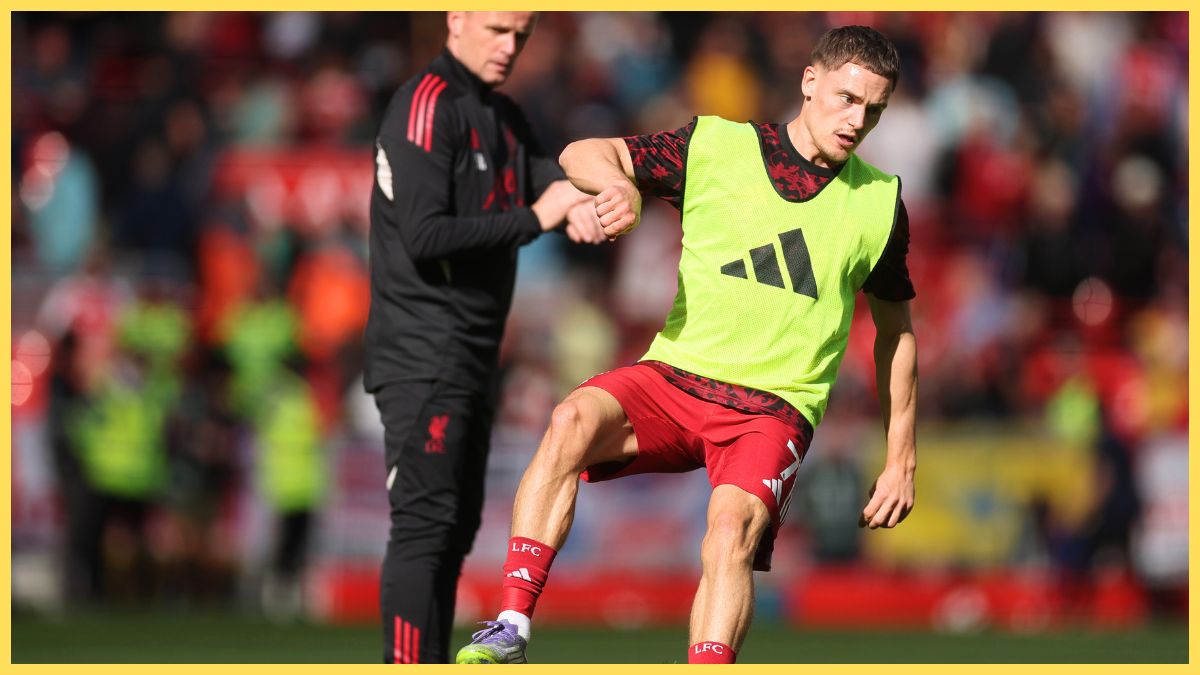Florian Wirtz warms up for Liverpool