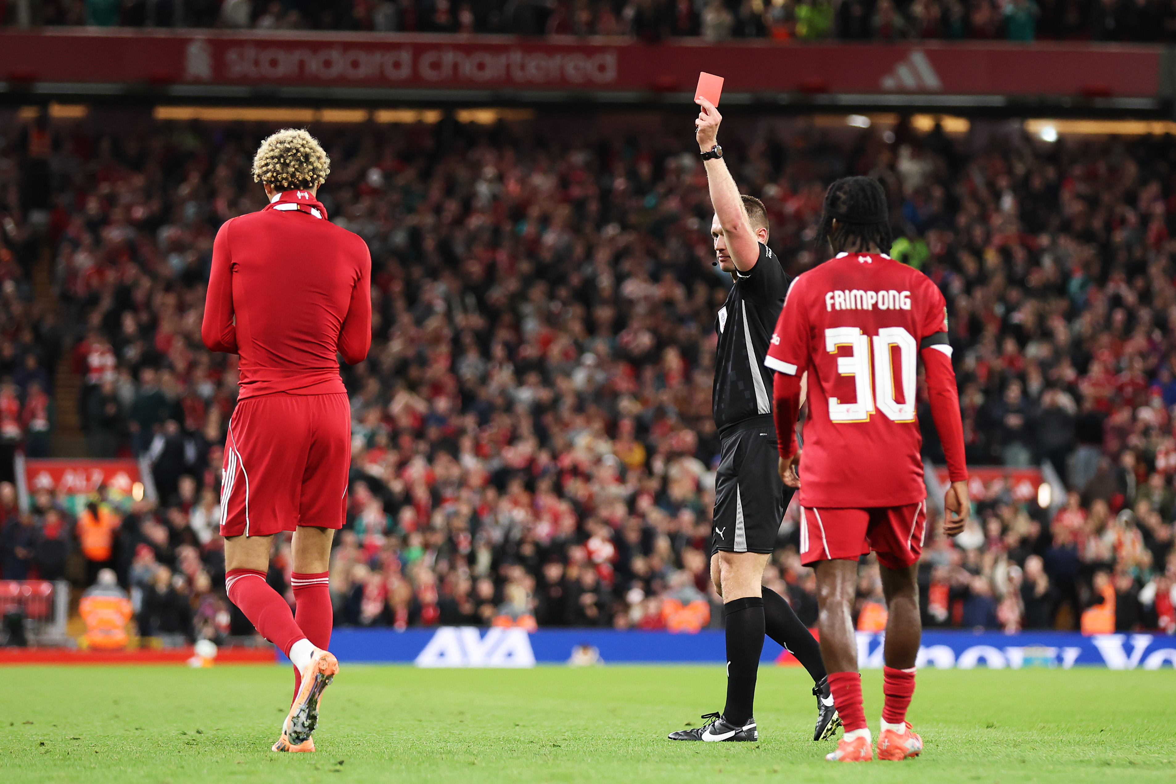 Hugo Ekitike sent off at Anfield