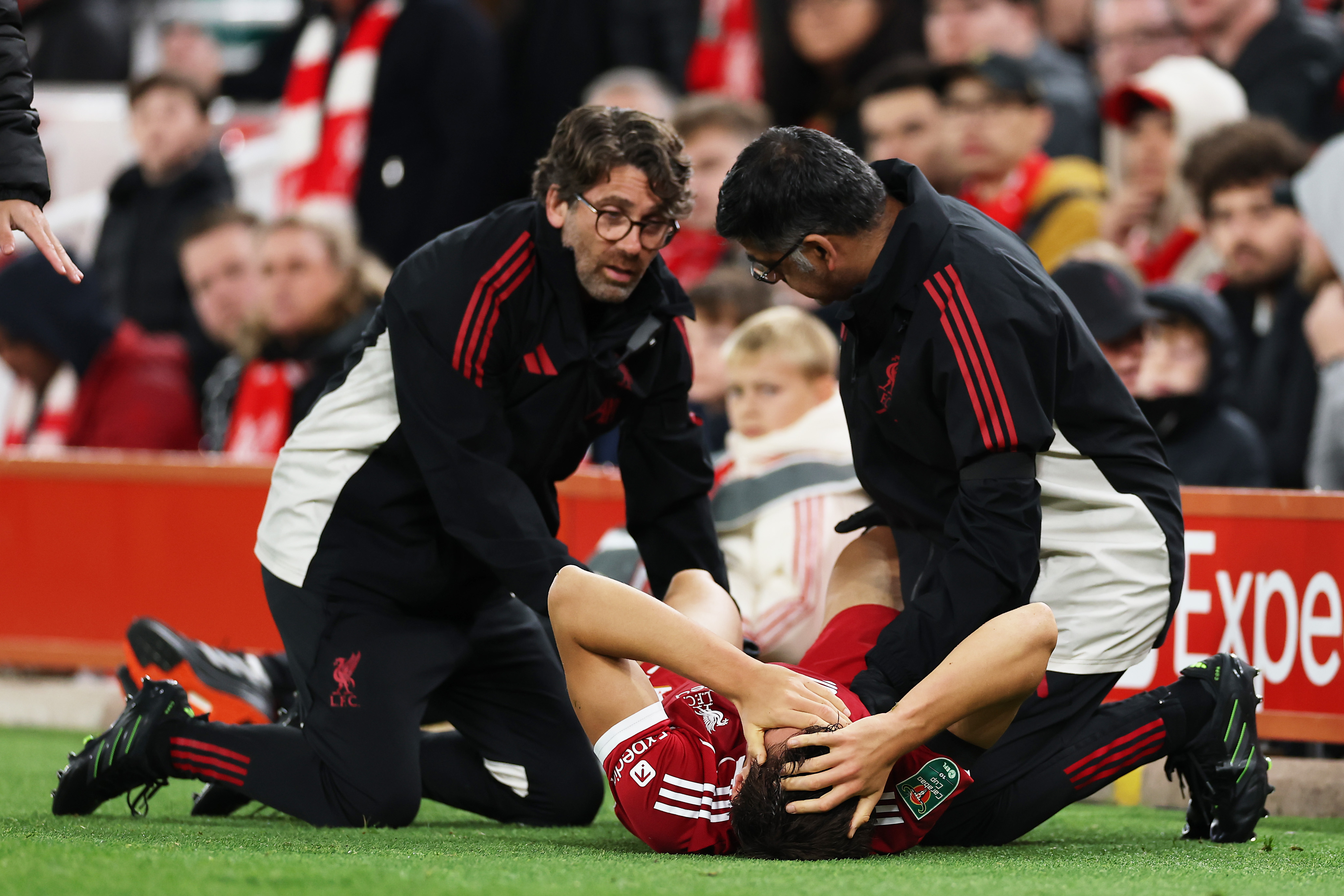 Giovanni Leoni went off injured in Liverpool's 2-1 win over Southampton