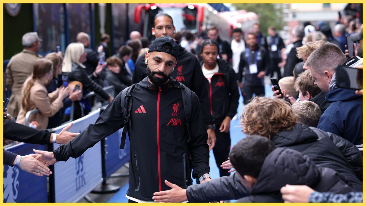 Mo Salah arrives at Stamford Bridge