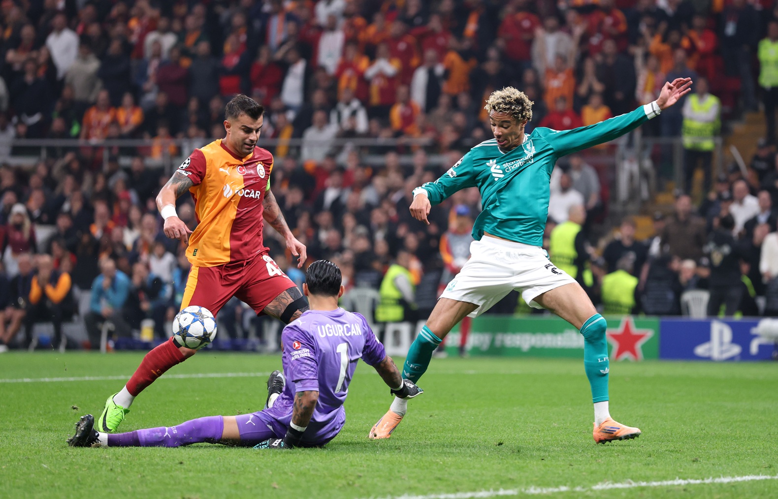 Hugo Ekitike went off injured in Liverpool's defeat to Galatasaray on Tuesday night