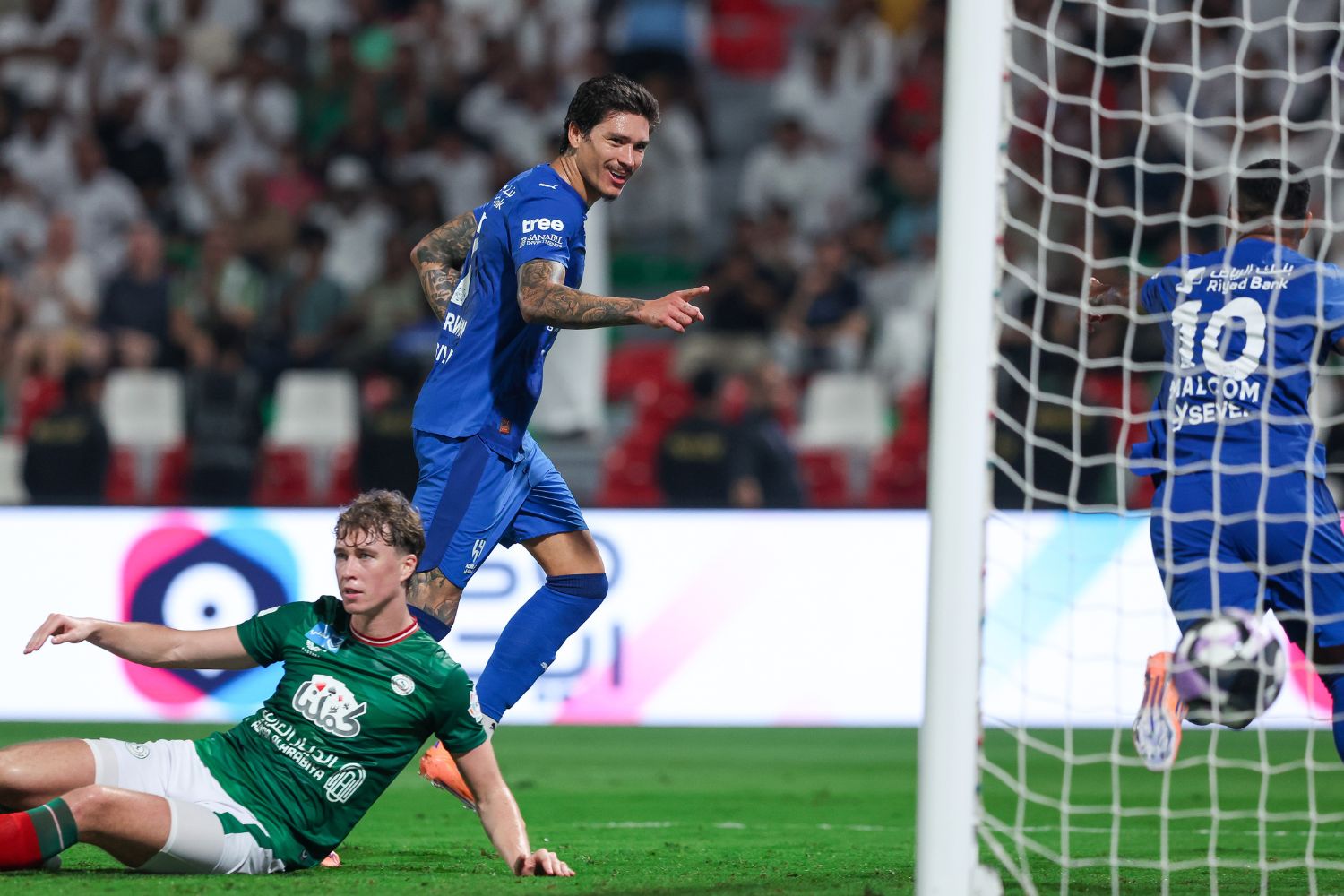 Darwin Nunez of Al Hilal celebrates after scoring the 2nd goal during the Saudi Pro League match between Al Ettifaq and Al Hilal