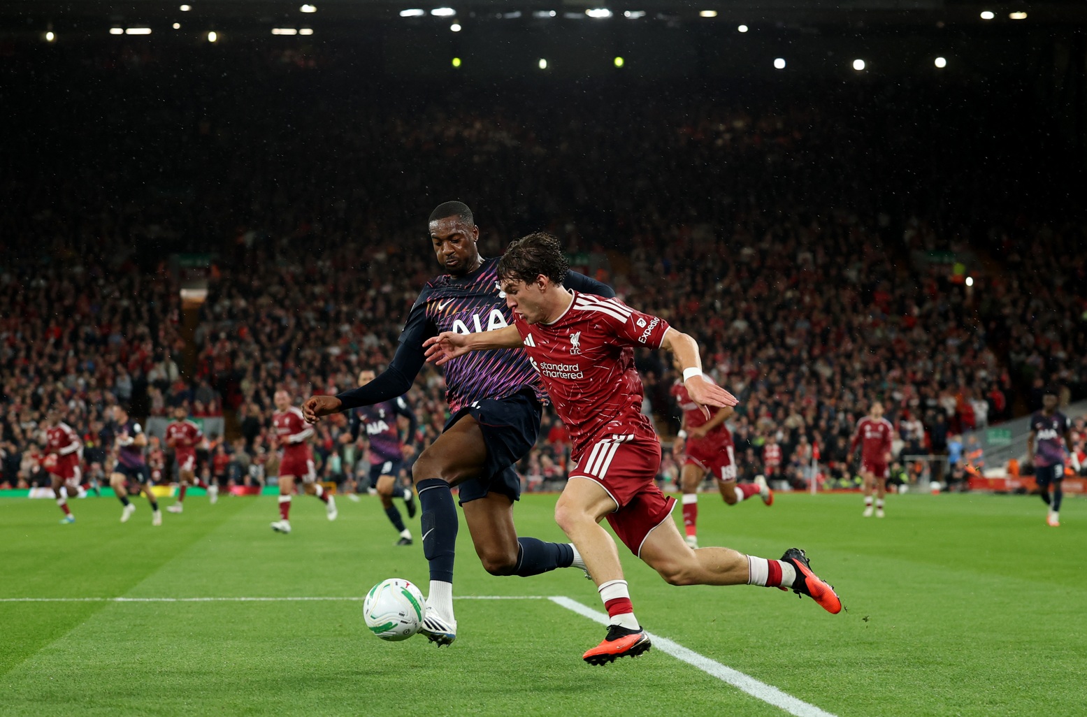 Tosin Adarabioyo challenges Lewis Koumas for possession