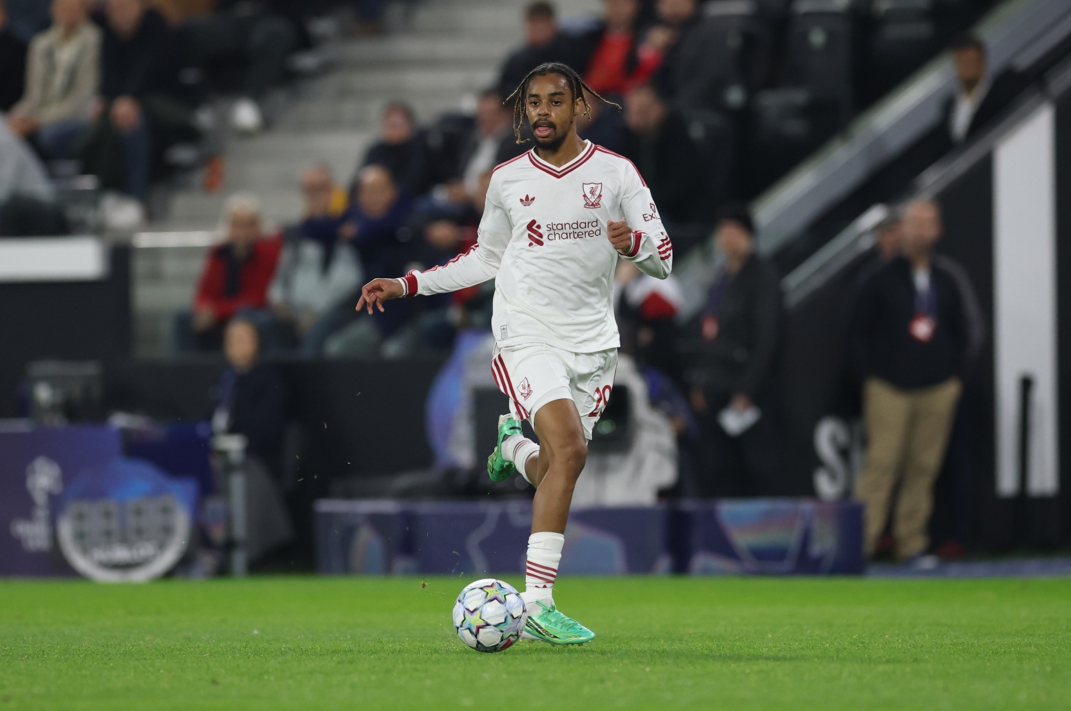 Bradley Barcola runs with the ball during a Champions League game for Liverpool
