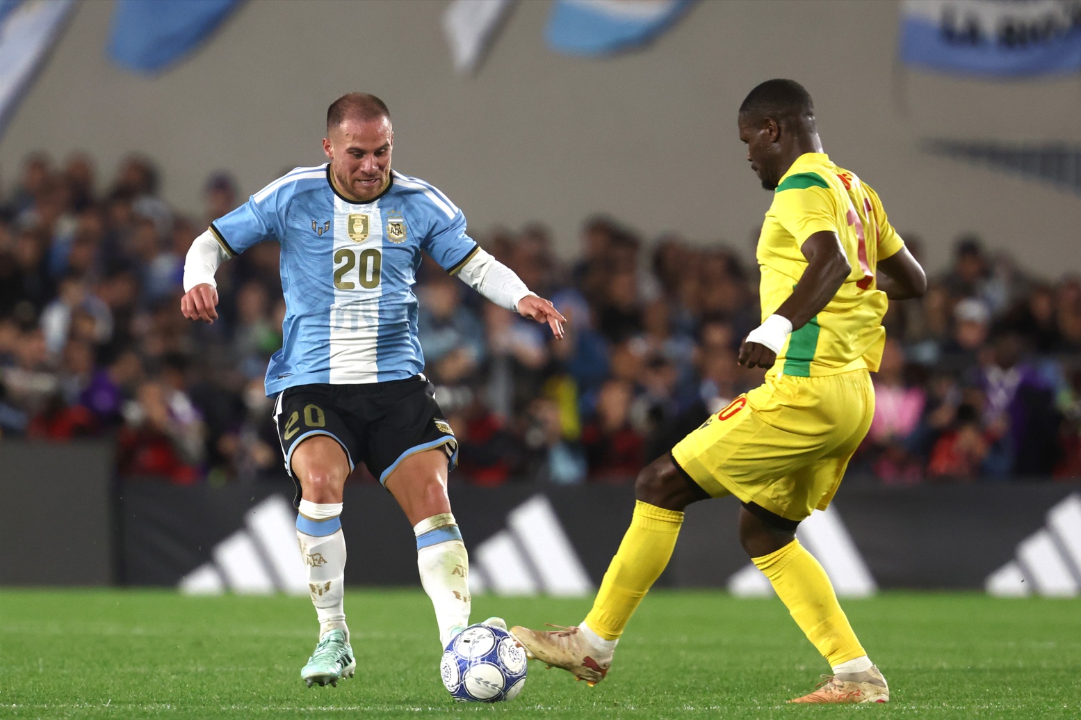Alexis Mac Allister in action for Argentina in the number 20 shirt
