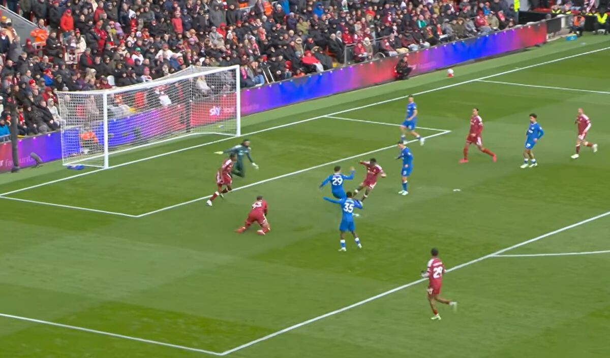 Trey Nyoni makes a last-ditch block to thwart Maxim De Cuyper