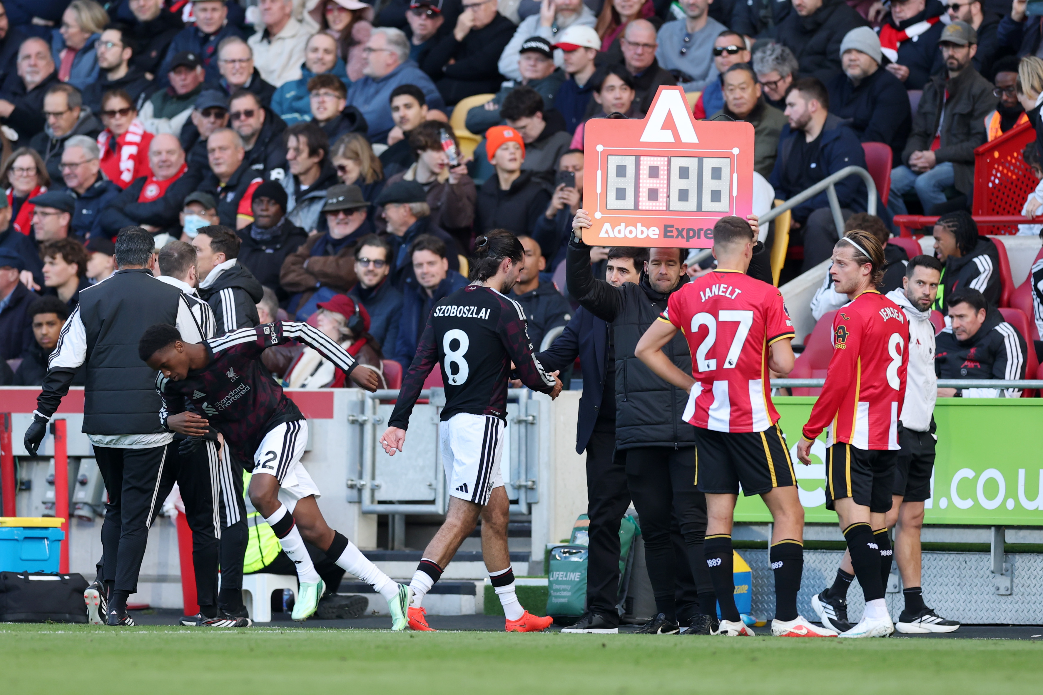 Dominik Szoboszlai goes off injured during Liverpool's match against Brentford