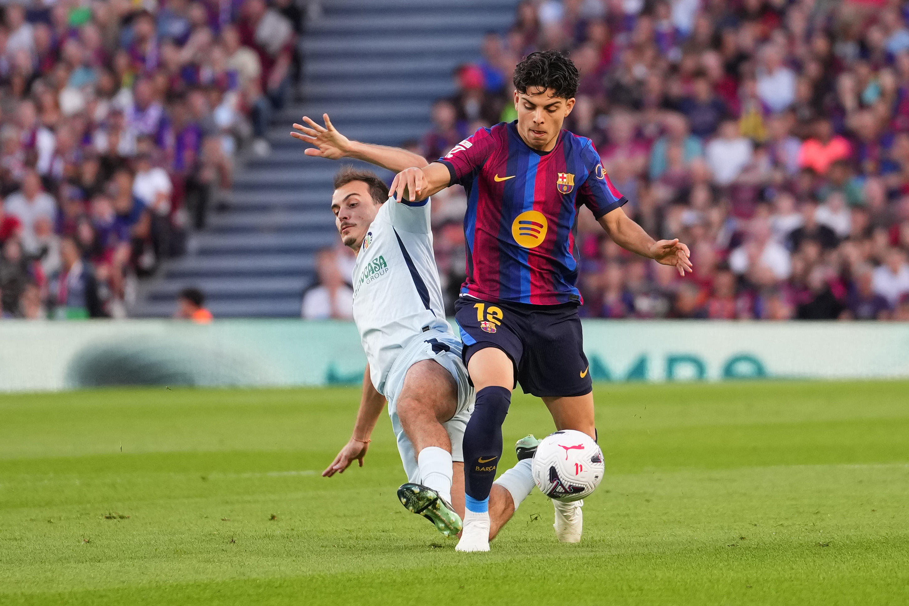 Xavi Espart in action for Barcelona